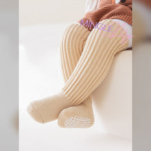 Load image into Gallery viewer, Baby Knee Deep Socks
